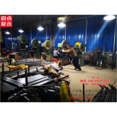 晋城生产铁木结合服装货架厂家 男装货架图片