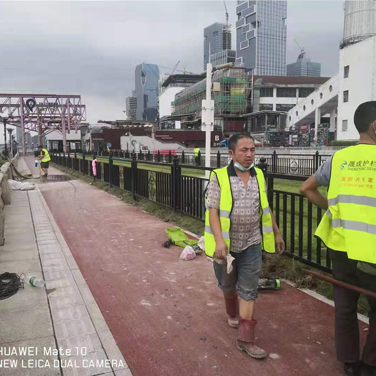 广州道路人行道护栏定做 佛山交通道路防护栏 公路护栏实体厂家图片