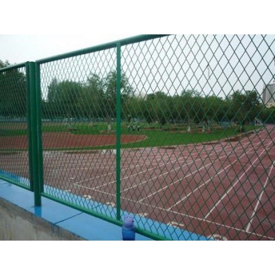 运动公园围栏网&篮球场护栏网供应安装简单
