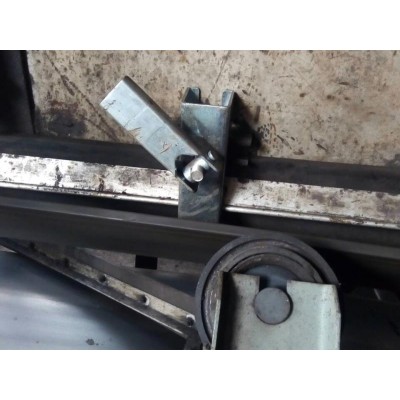Q235材质夹持器 M16不锈钢螺栓 皮带机卡子角铝图片
