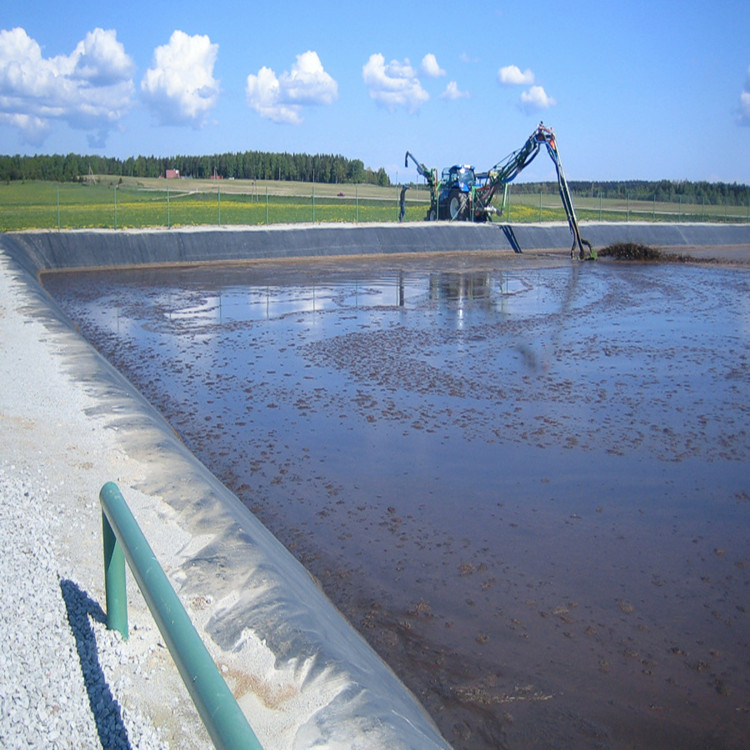 沼气池黑膜 猪场建设厌氧塘沼液池项目施工图片