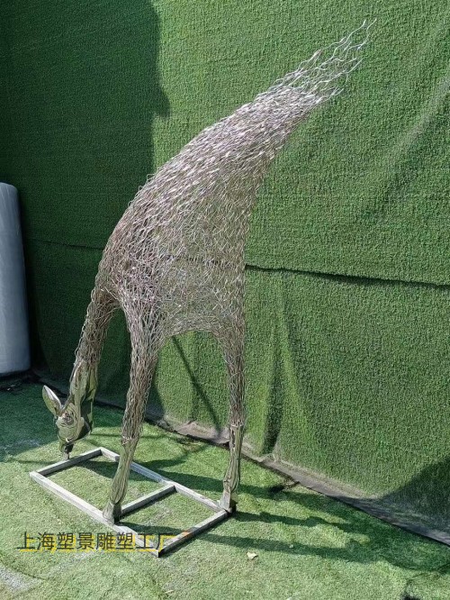 钢丝编织抽象鹿雕塑 不锈钢无角鹿园林景观定制